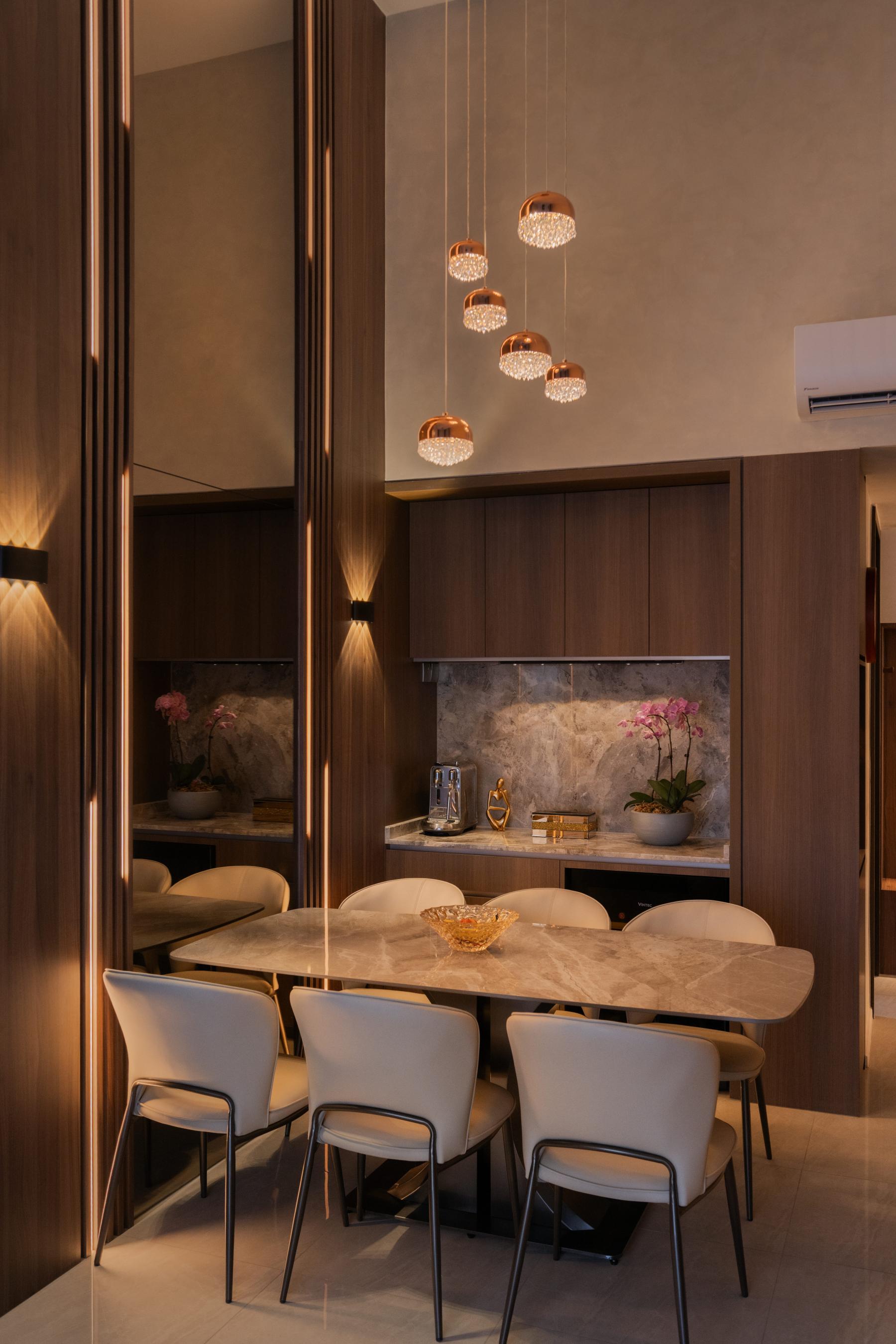 Modern Dining Room with Dining Table and Dining Chairs