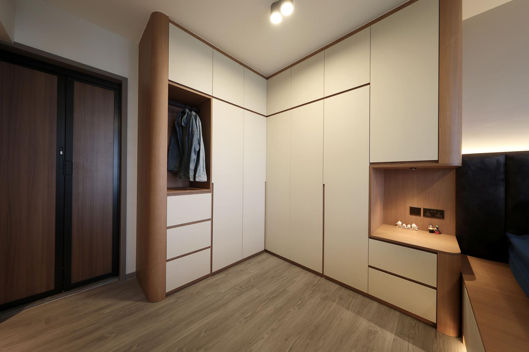 Contemporary Bedroom with Vinyl Flooring and Wardrobe