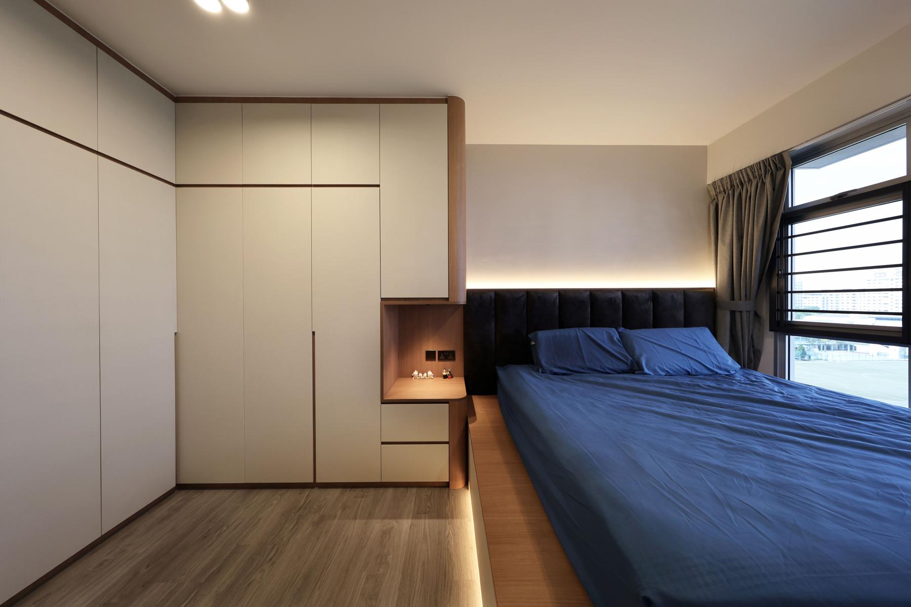 Contemporary Bedroom with Vinyl Flooring and Wardrobe
