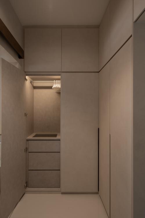 Minimalist Walk-in Wardrobe at 462C Yishun