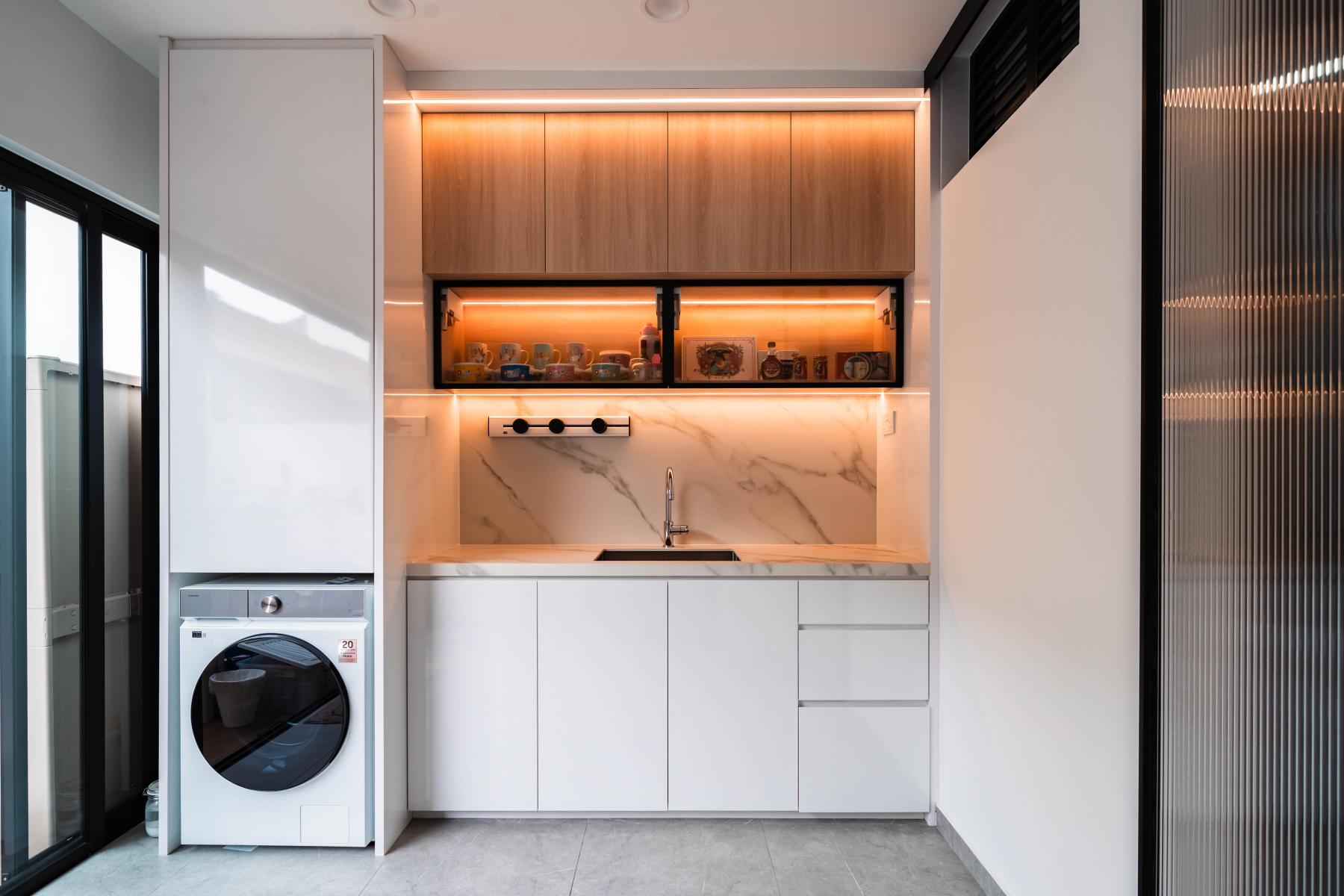 Contemporary Kitchen with Kitchen Window and Open Kitchen