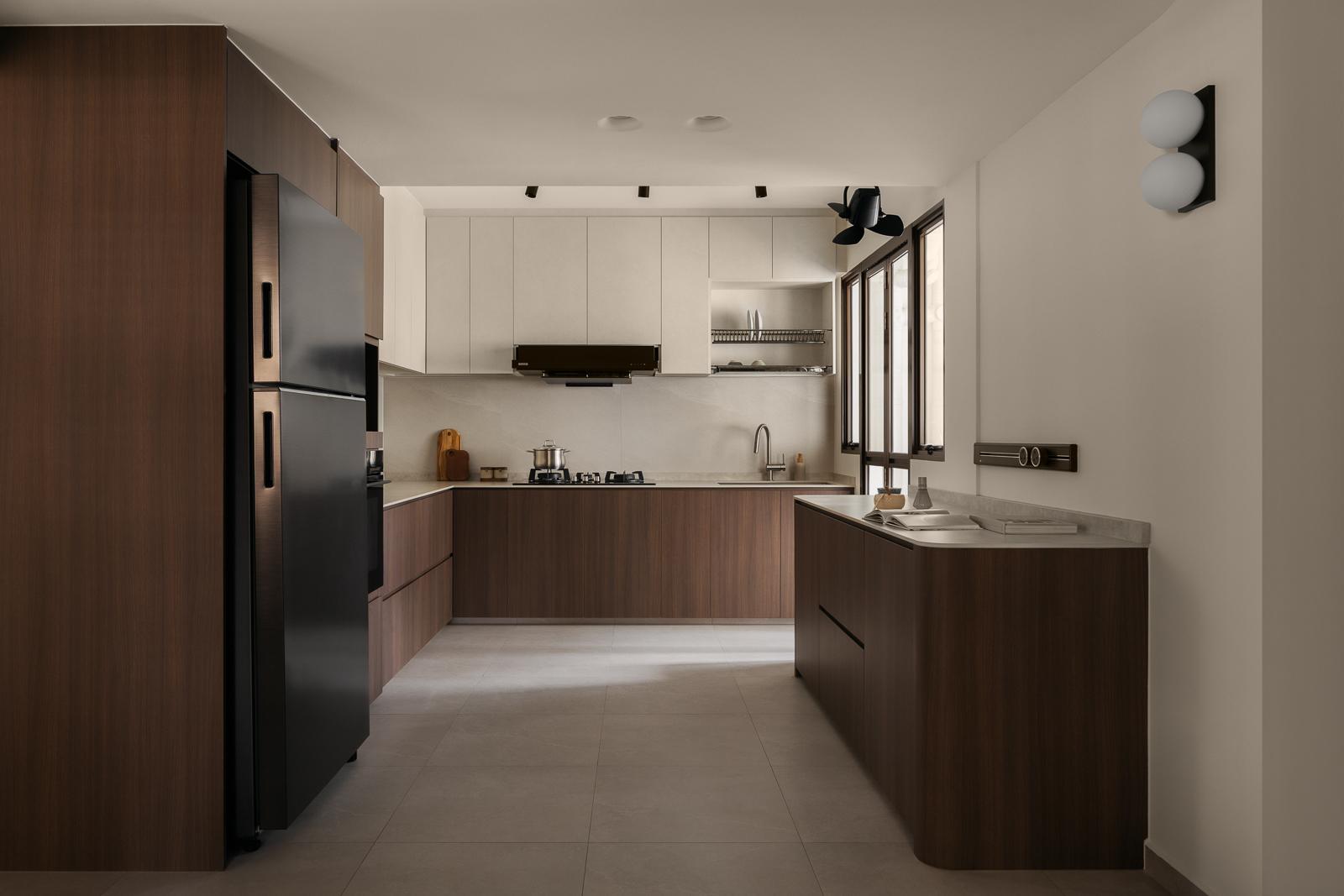 Modern Kitchen with Countertop and Homogeneous Tiles