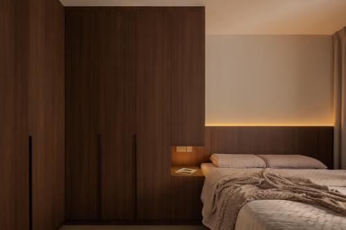 Modern Bedroom at MacPherson Weave