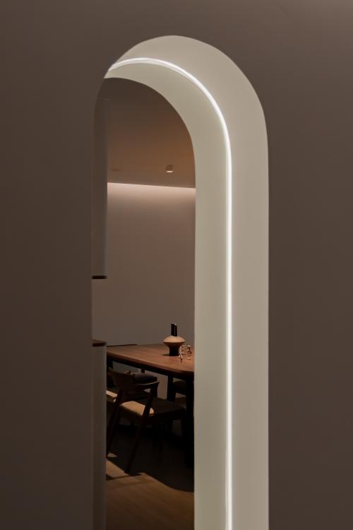 Minimalist Entryway at 307B Tengah