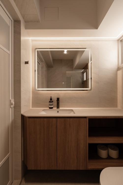 Modern Bathroom at 10C Bendemeer