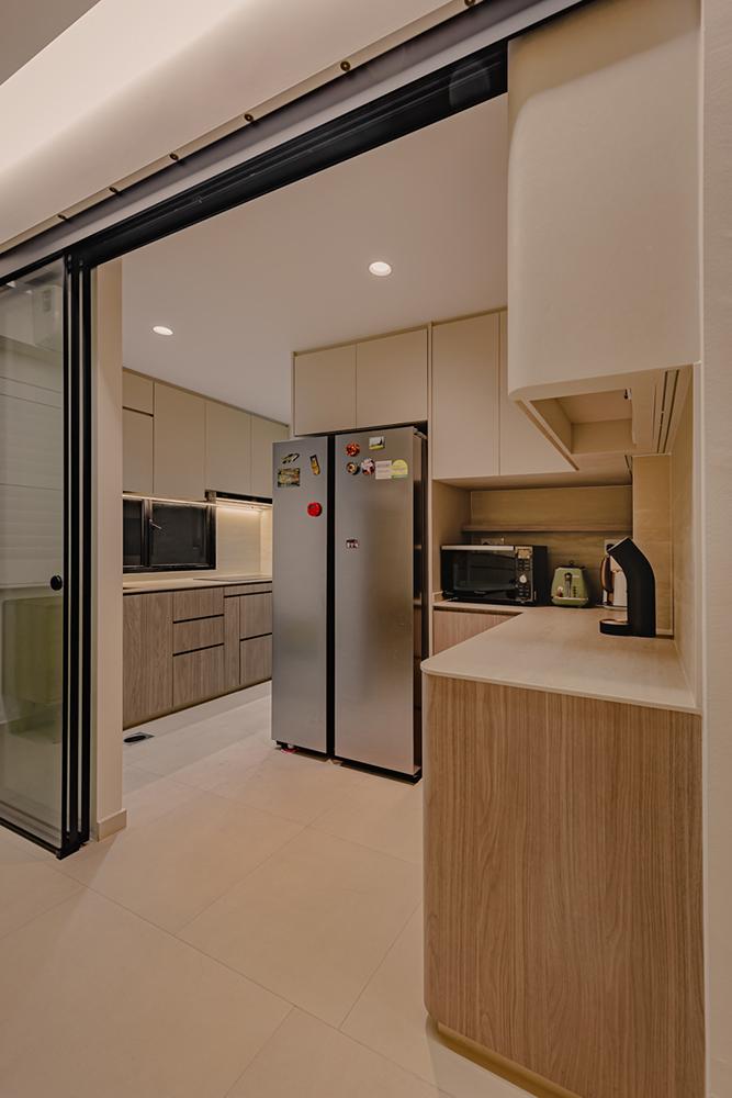 Minimalist Kitchen with Countertop and Homogeneous Tiles