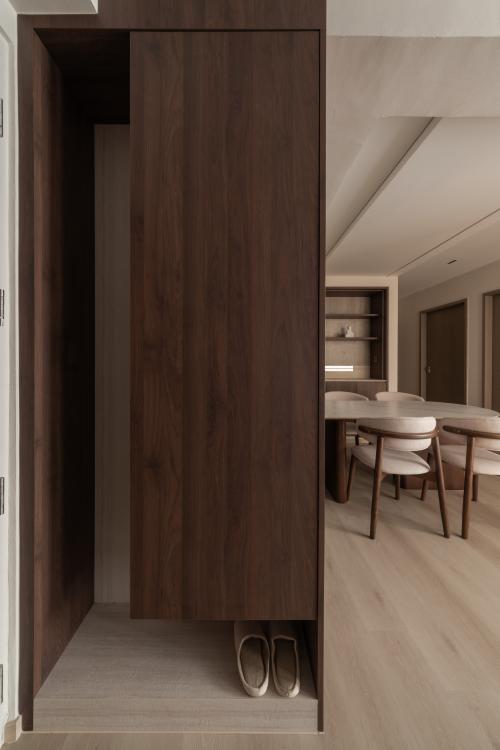 Contemporary Entryway at Plantation Village
