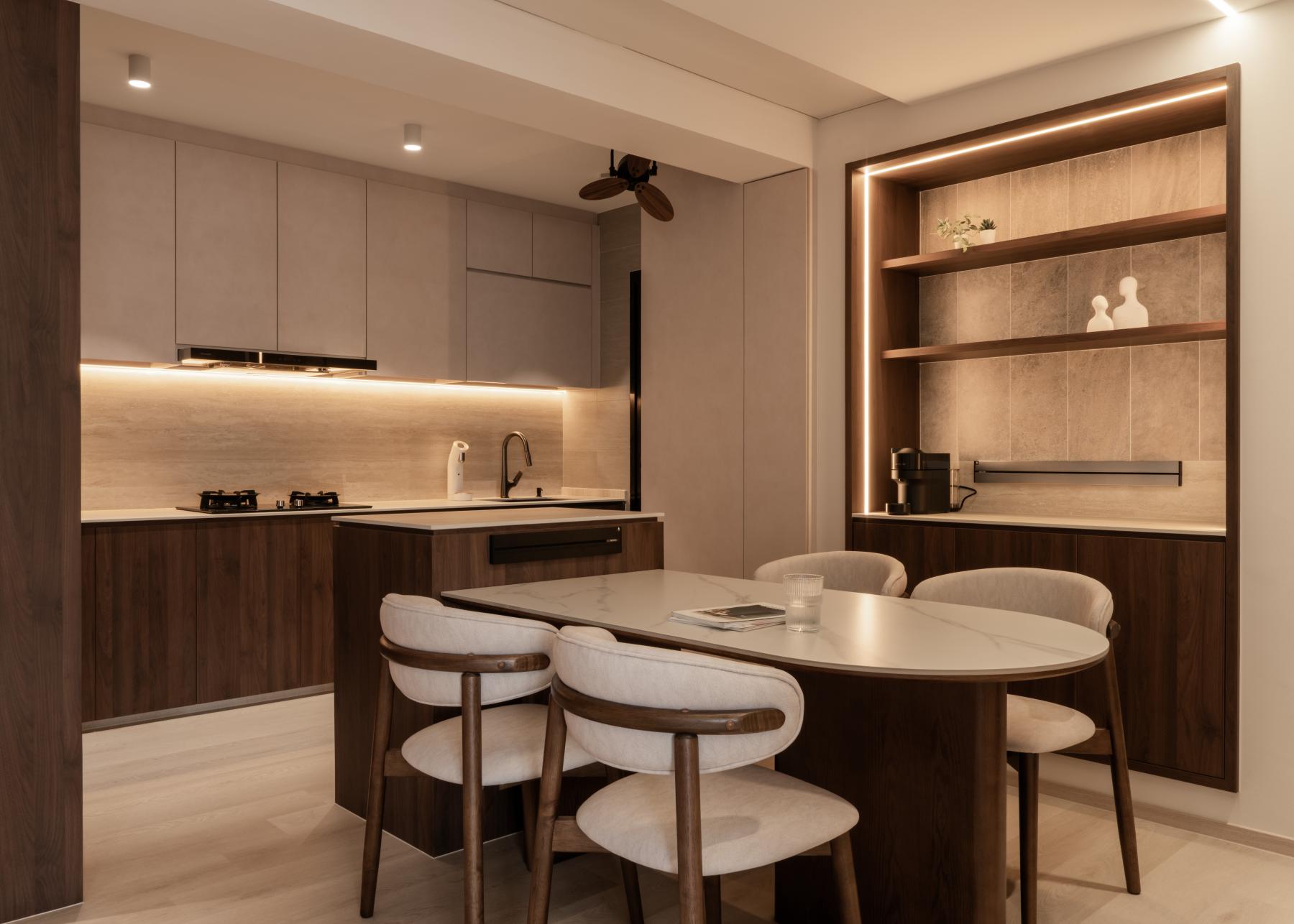 Contemporary Dining Room with Dining Table and Dining Chairs