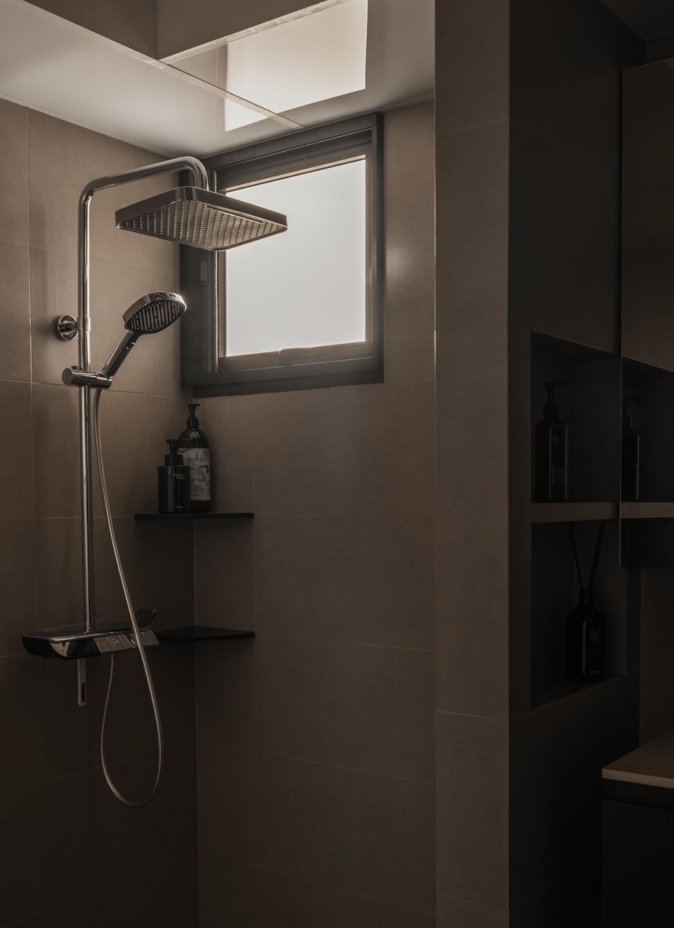 Minimalist Bathroom with Rainshower and Showers