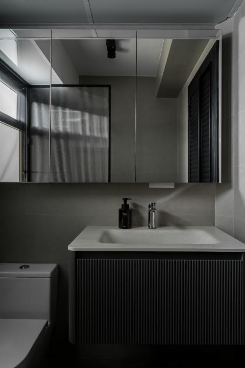 Minimalist Bathroom at Macpherson Weave