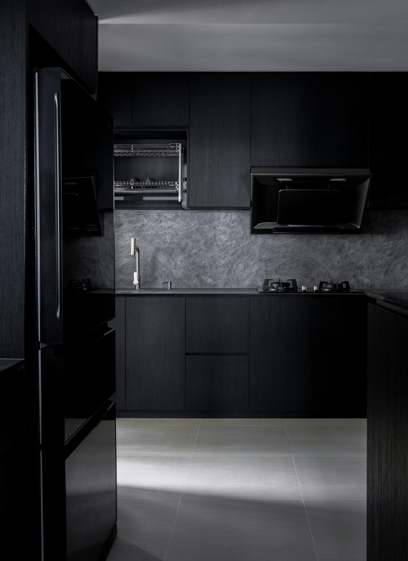 Minimalist Kitchen with Countertop and Open Kitchen