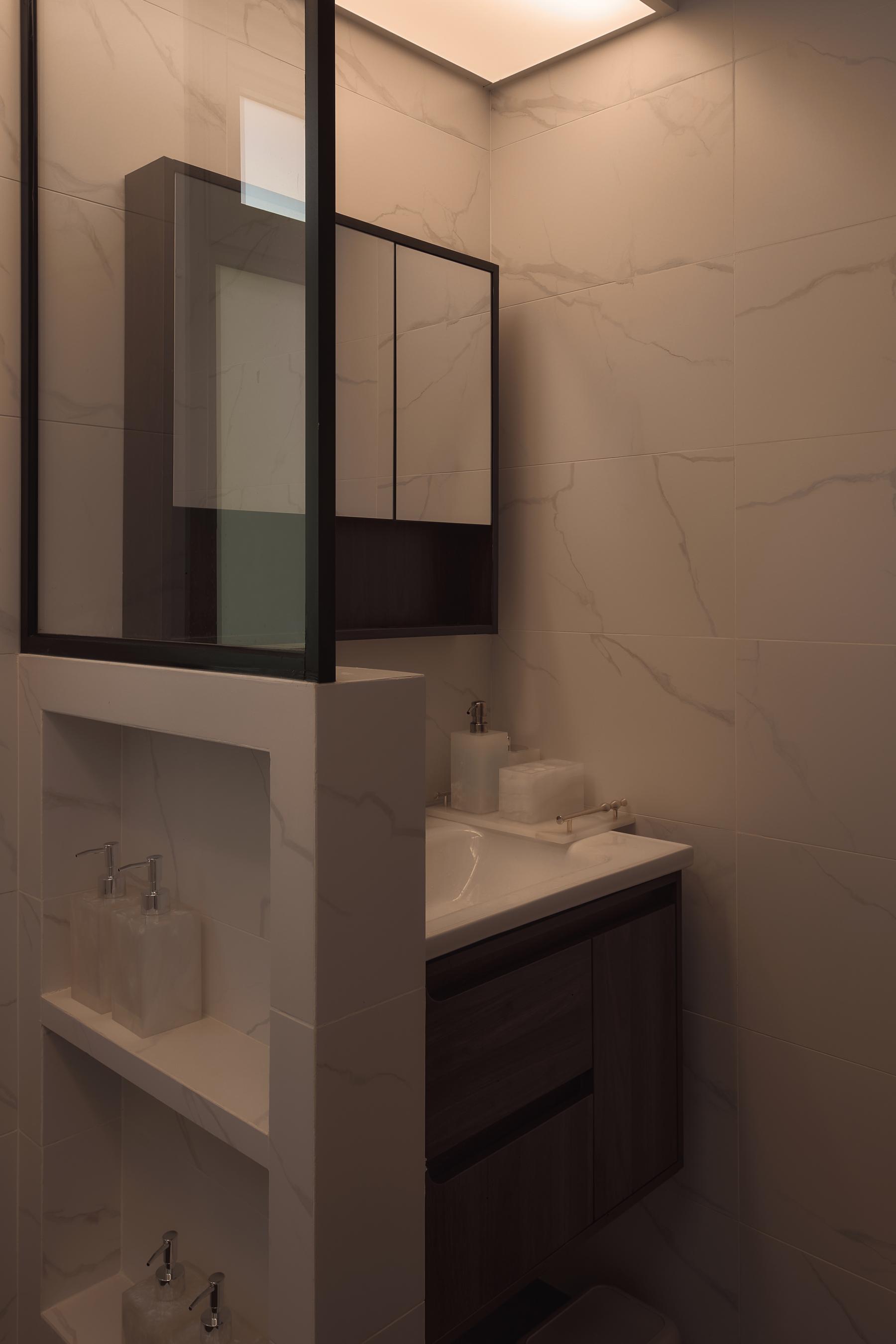 Modern Bathroom with Mirror and Bathroom Mirrors