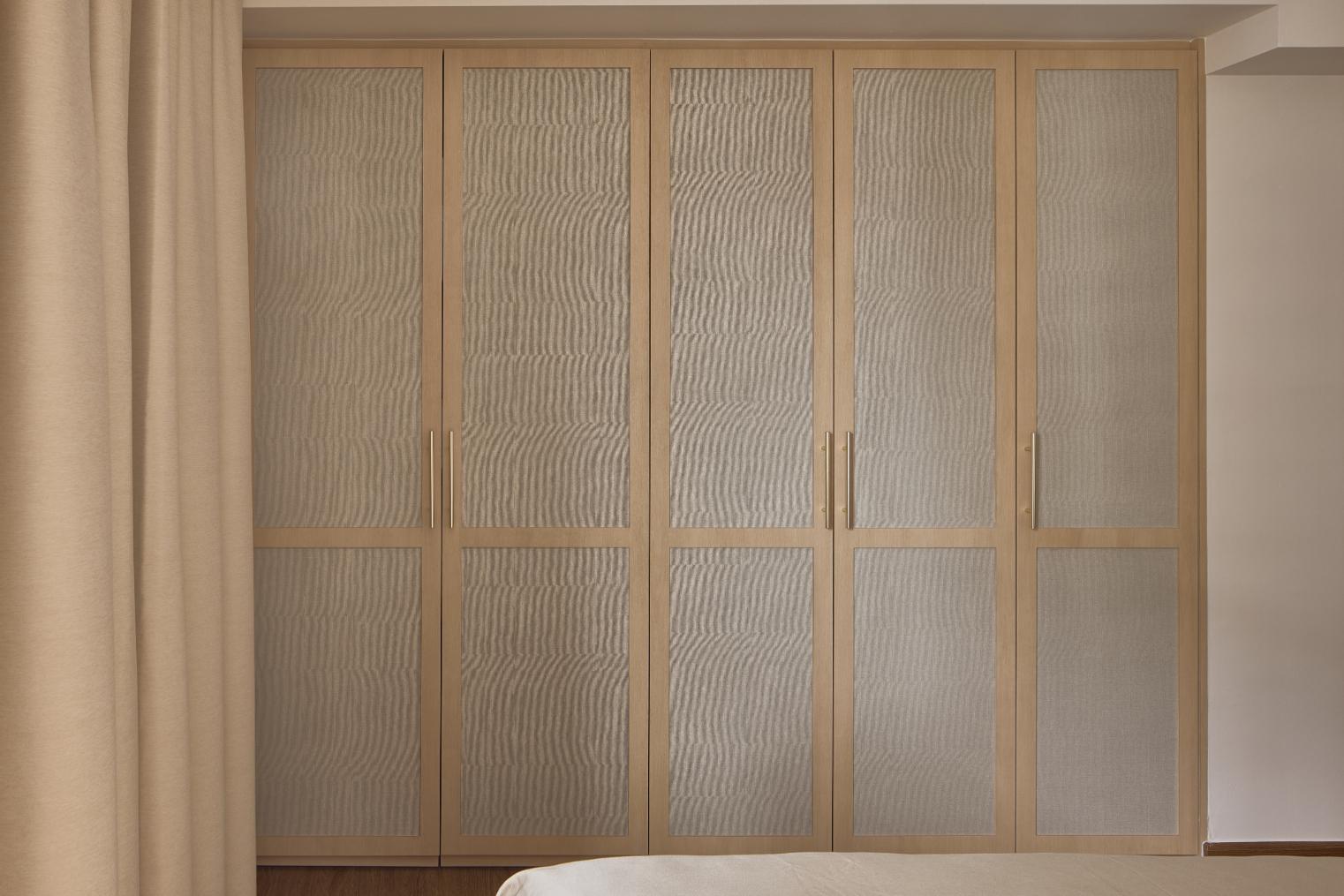 Modern Bedroom with Wardrobe and Closet