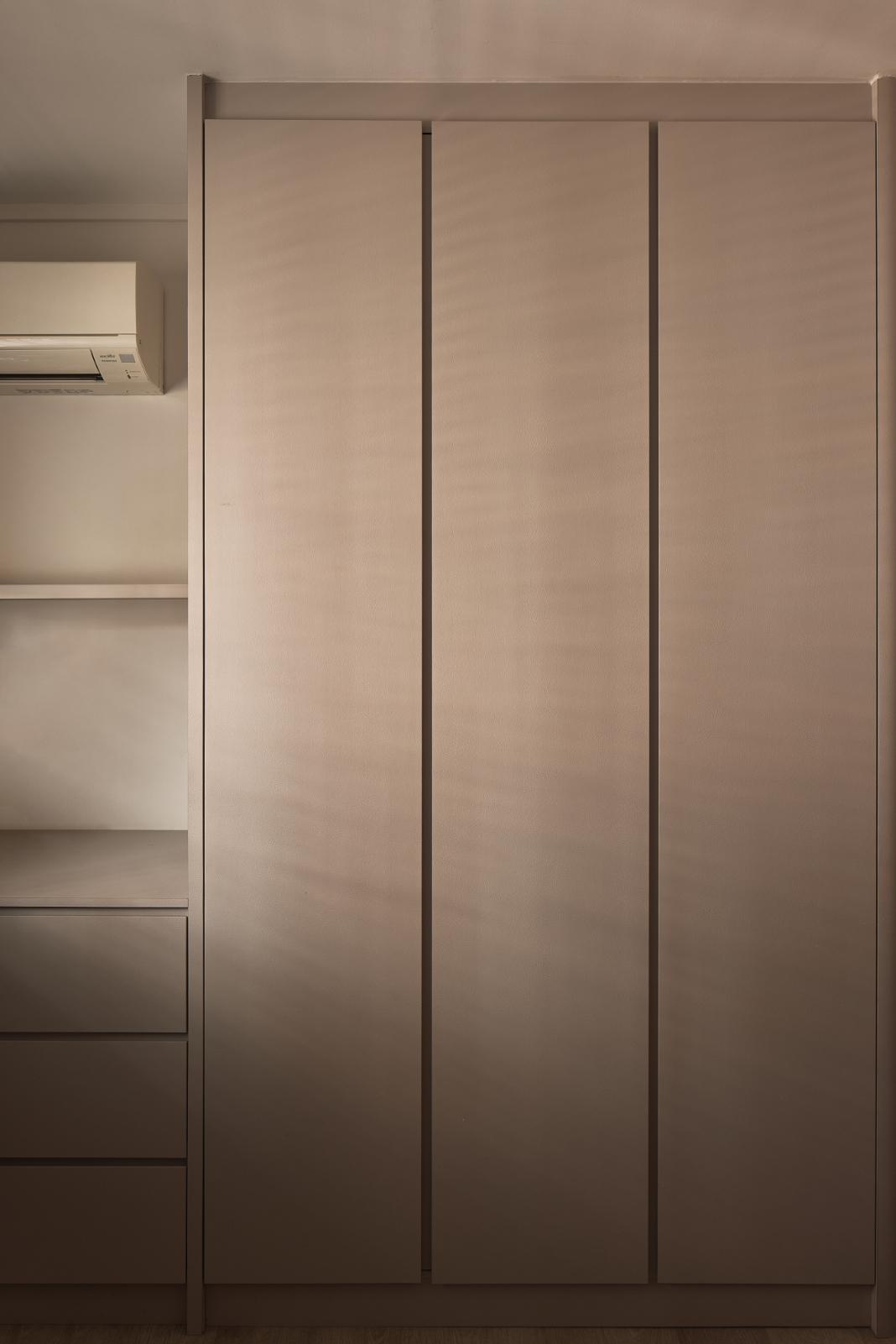 Contemporary Bedroom with Wardrobe and Closet