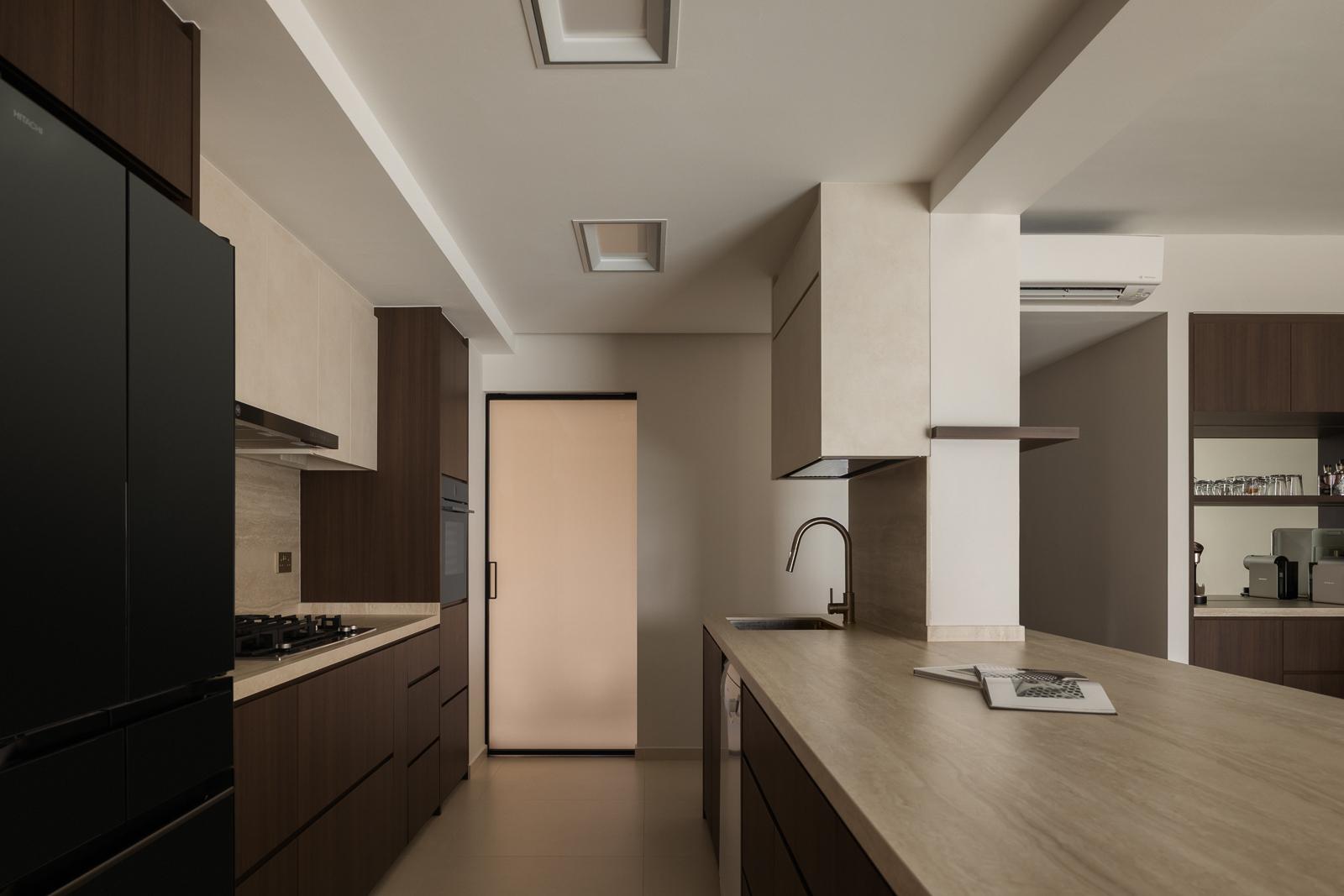 Contemporary Kitchen with Countertop and Kitchen Island