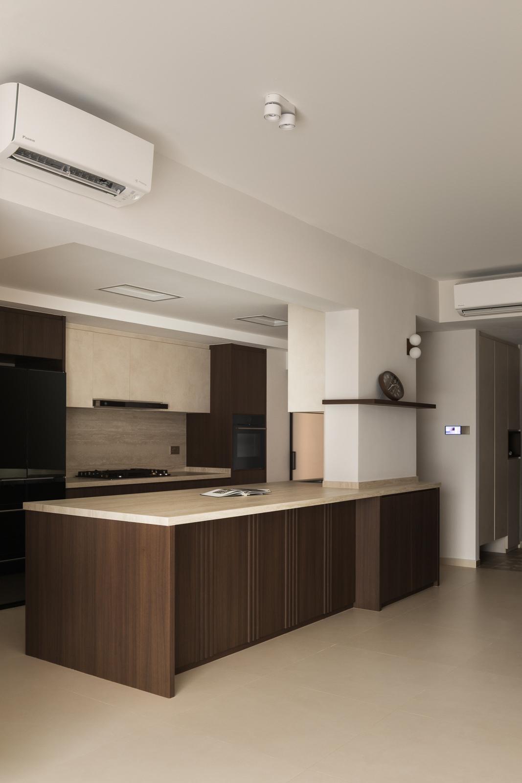 Contemporary Kitchen with Countertop and Kitchen Island