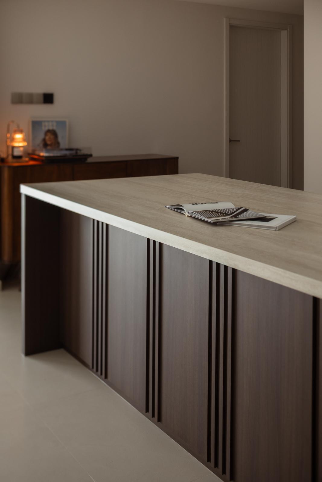Contemporary Kitchen with Countertop and Kitchen Island