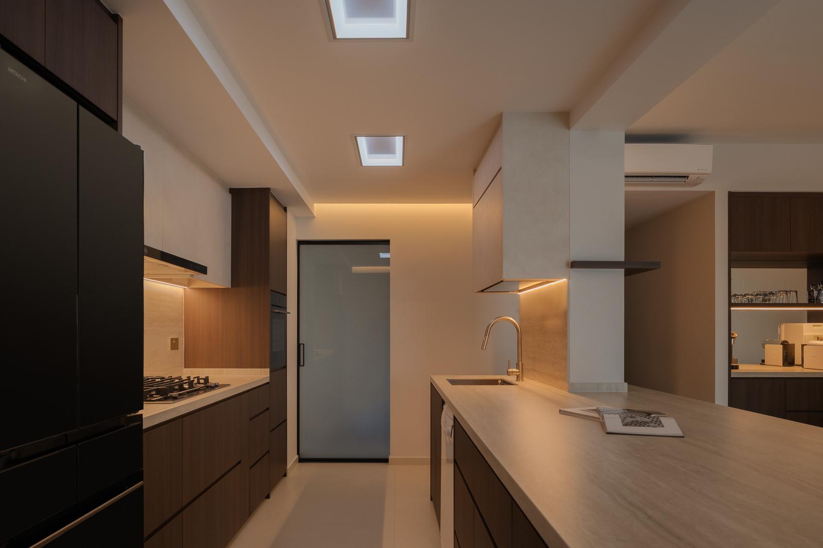 Contemporary Kitchen with Countertop and Kitchen Island