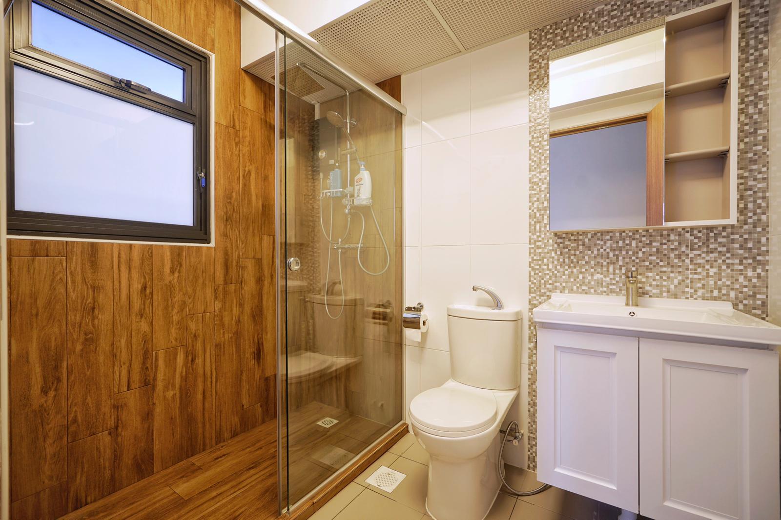 Asian Bathroom with Mirror and Mosaic