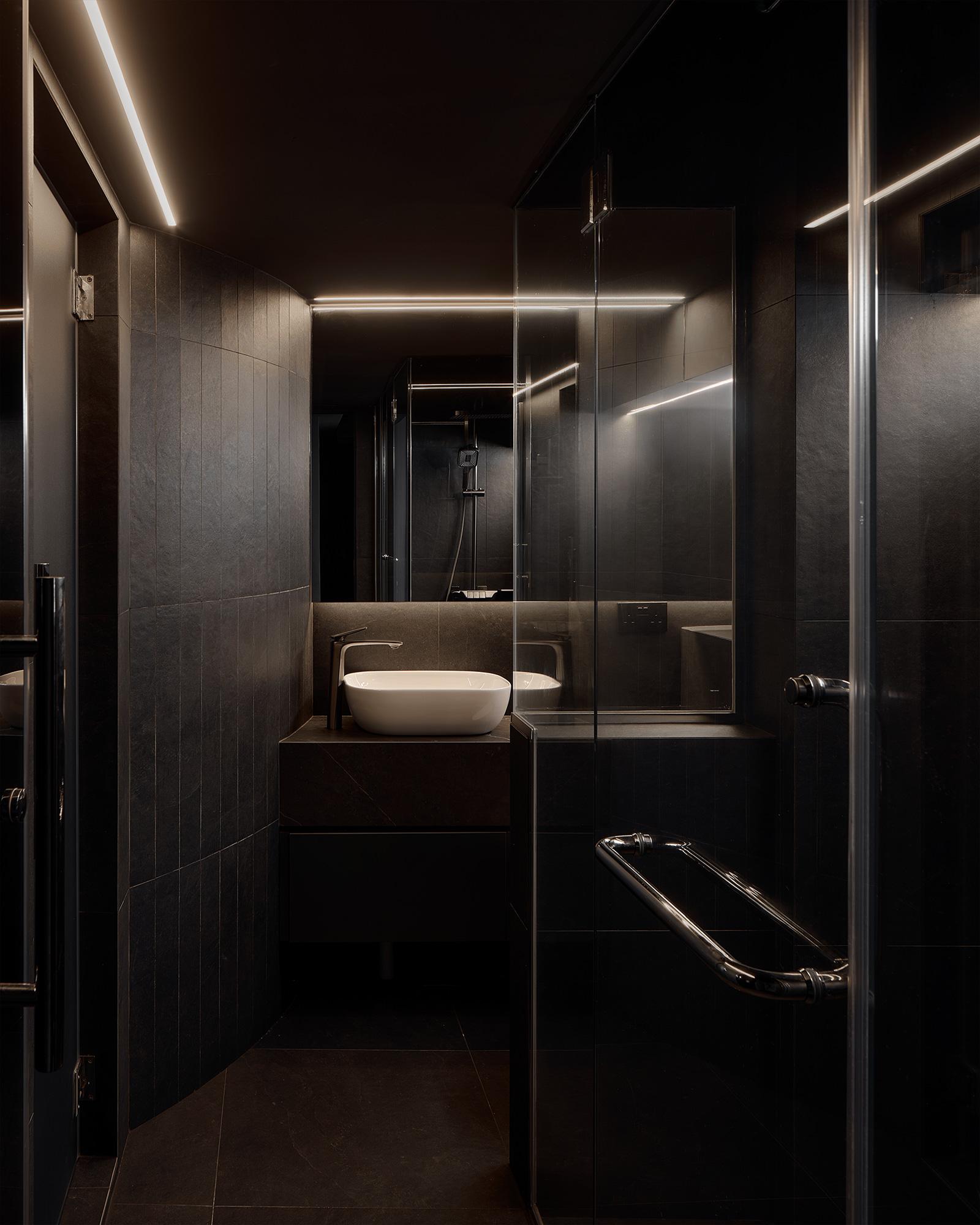 Contemporary Bathroom with Countertop and Homogeneous Tiles