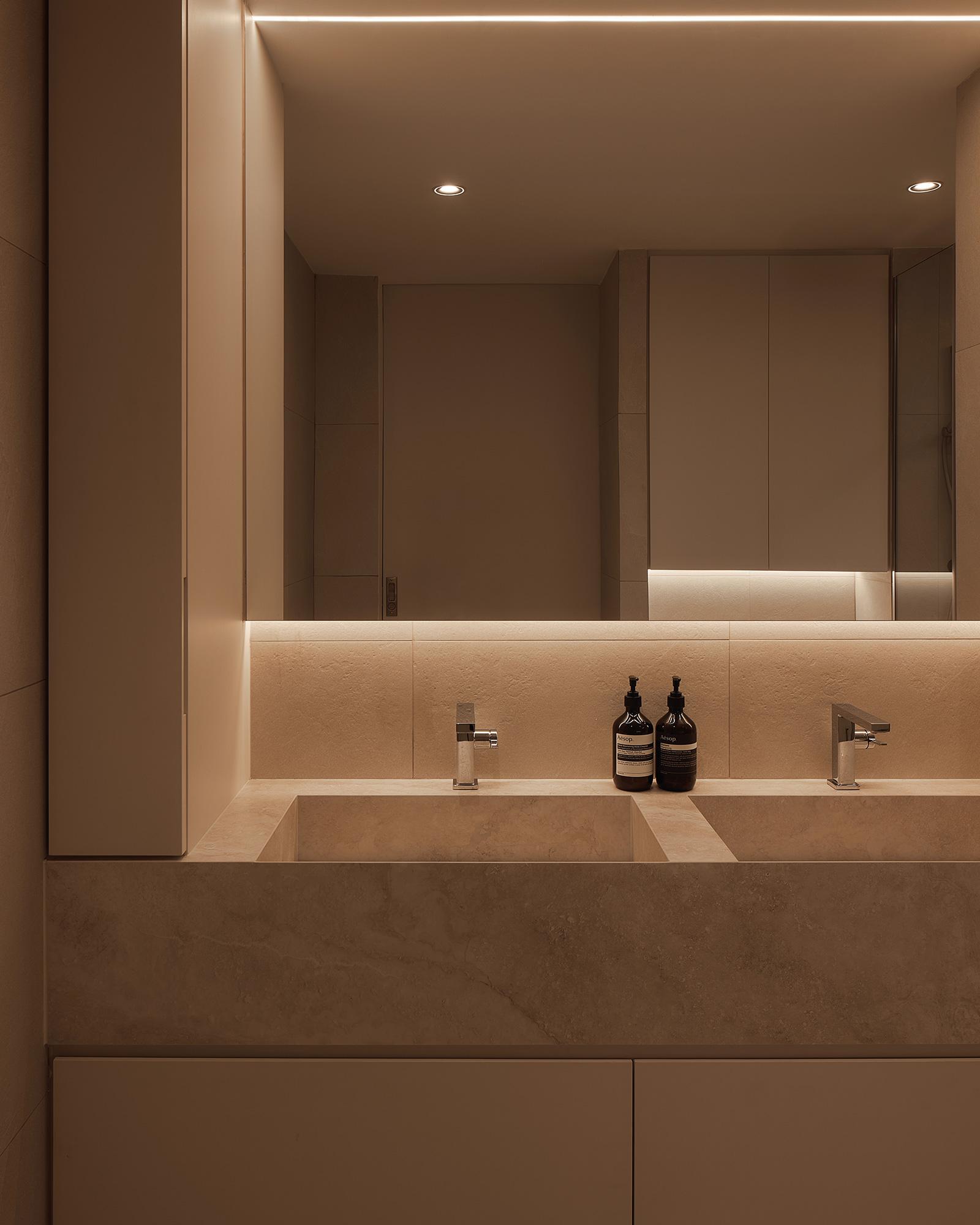 Contemporary Bathroom with Countertop and Homogeneous Tiles