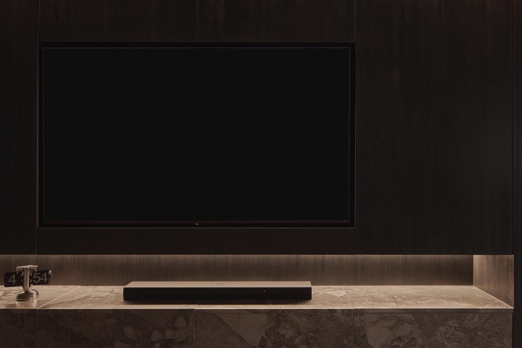 Contemporary Living Room with Countertop and Homogeneous Tiles