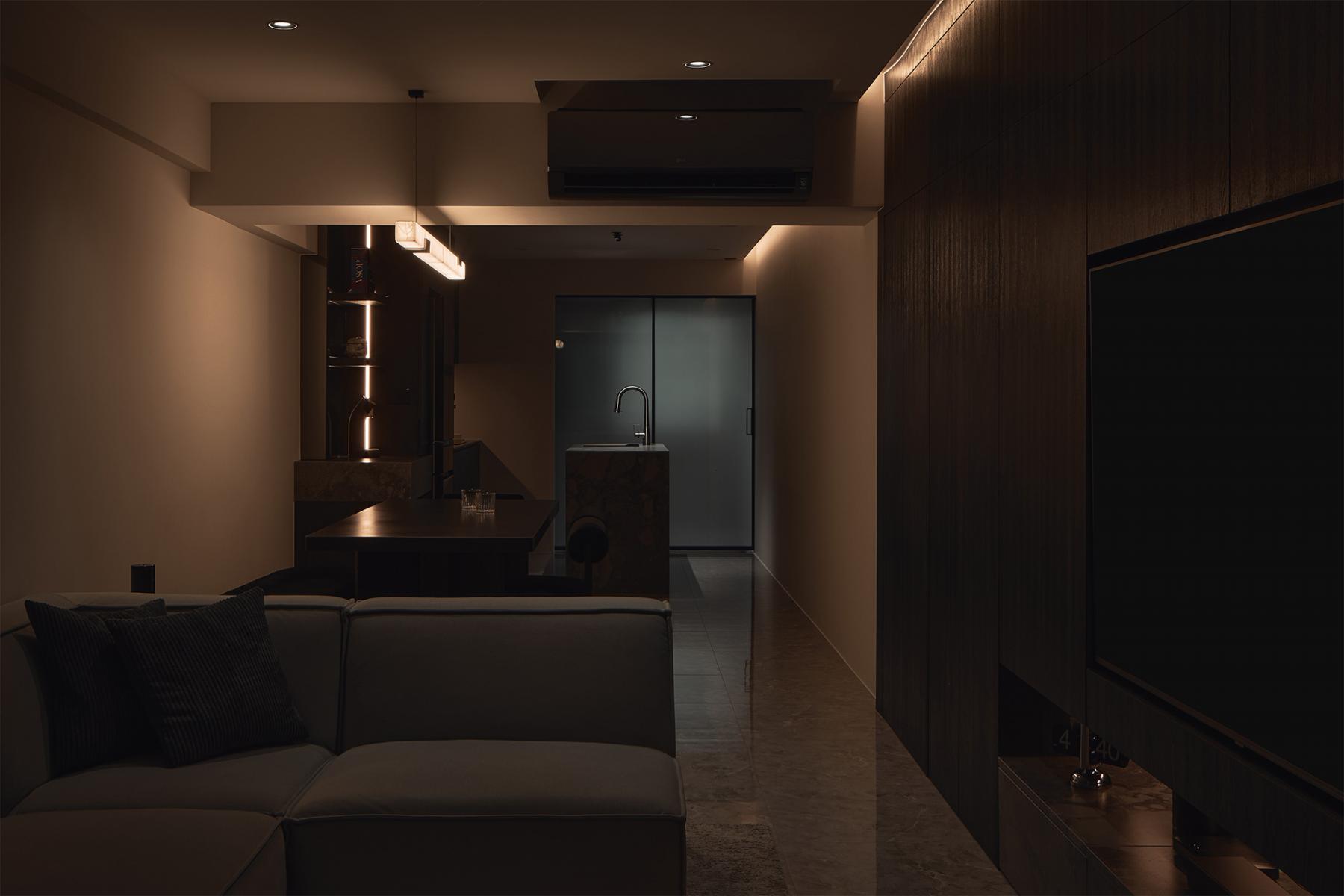 Contemporary Kitchen with Countertop and Homogeneous Tiles