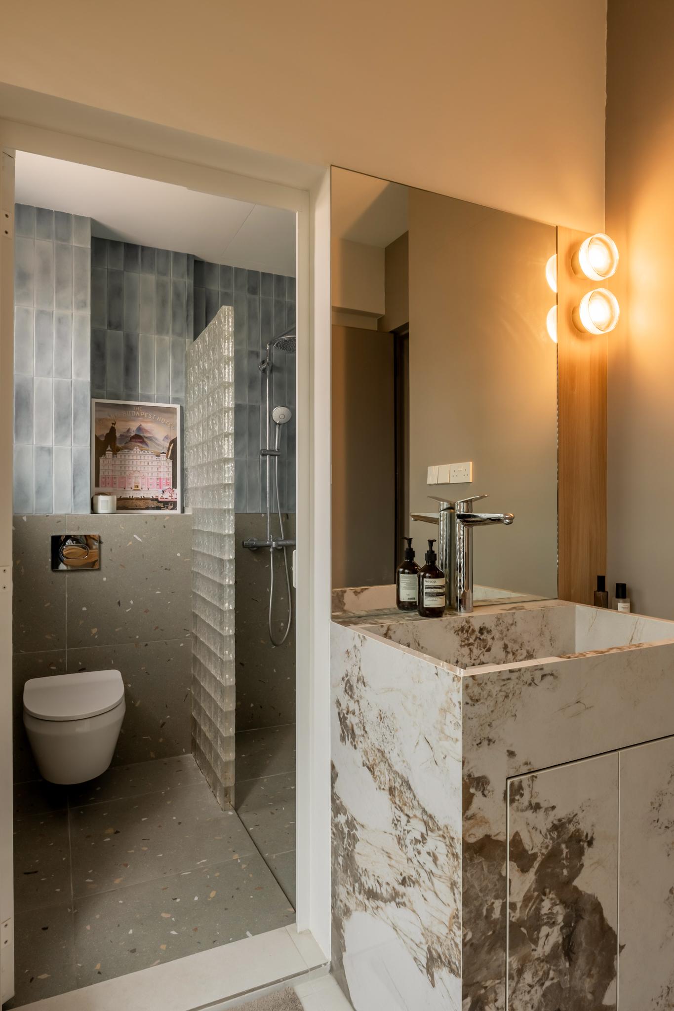 Eclectic Bathroom with Mirror and Bathroom Sinks