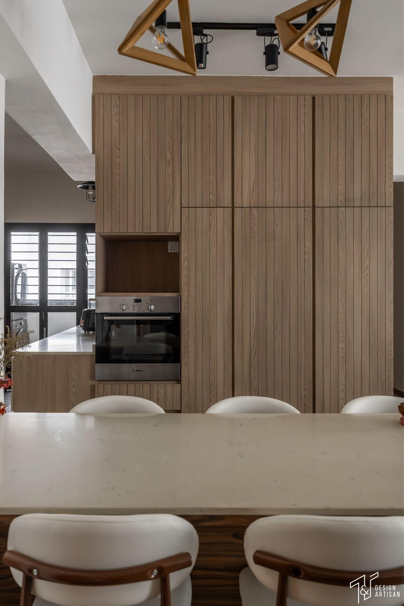 Scandinavian Dining Room with Dining Table and Dining Chairs