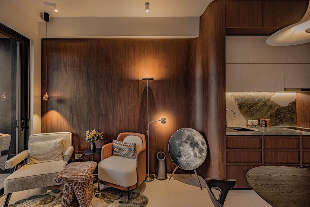 Modern Living Room with Countertop and Feature Wall