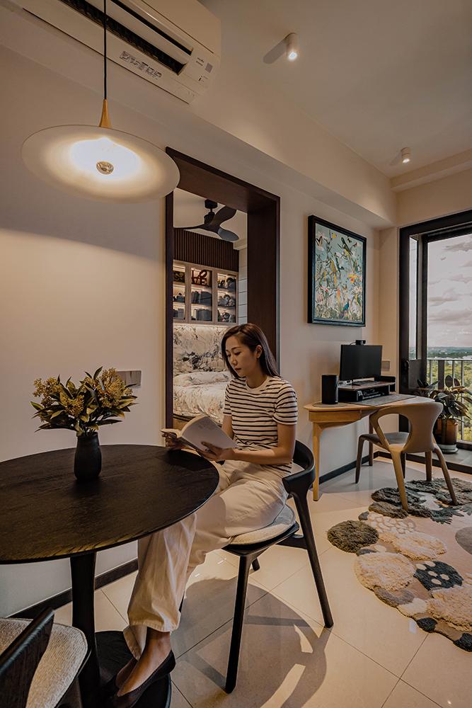 Modern Dining Room with Homogeneous Tiles and Dining Table