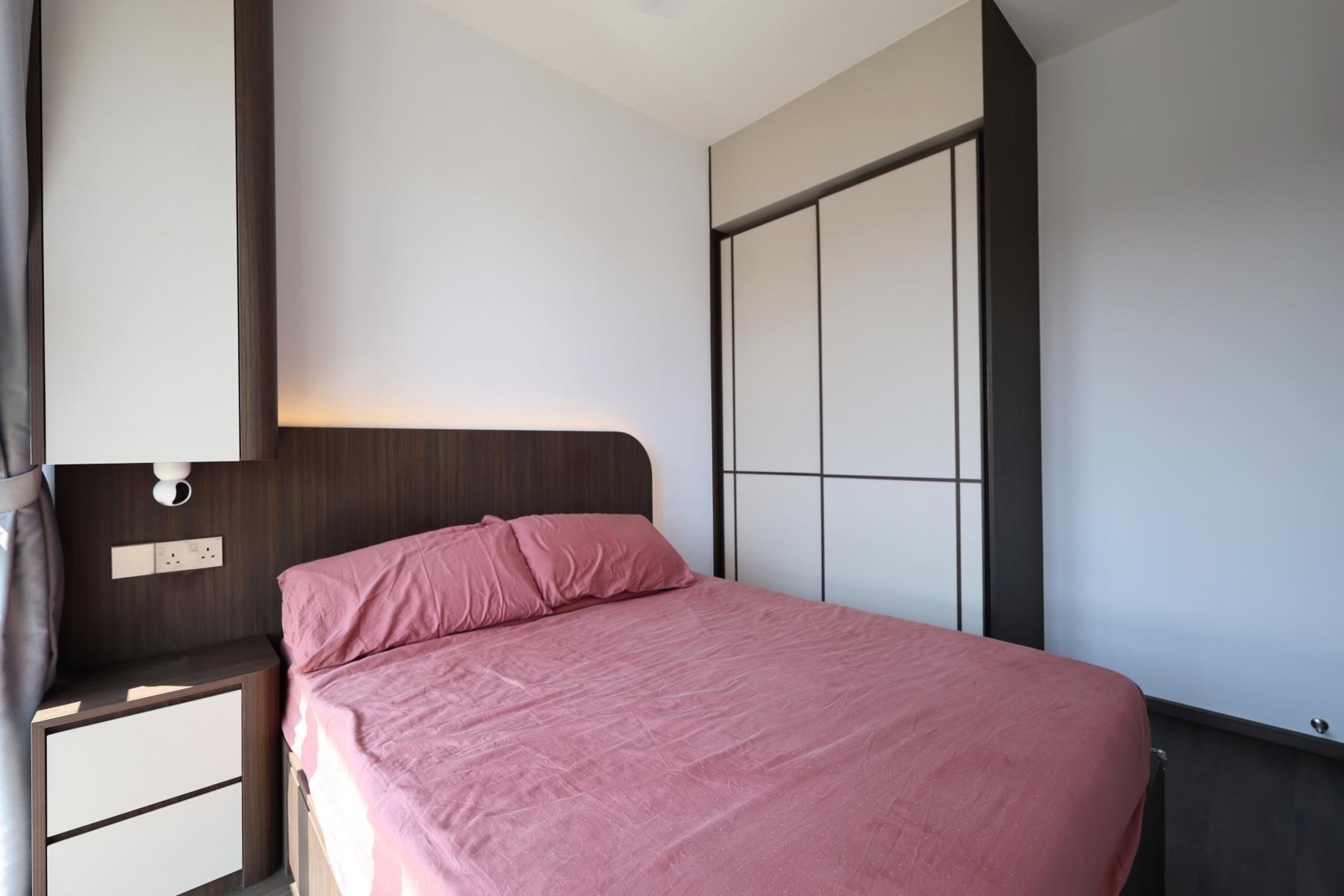 Minimalist Bedroom with Vinyl Flooring and Wardrobe