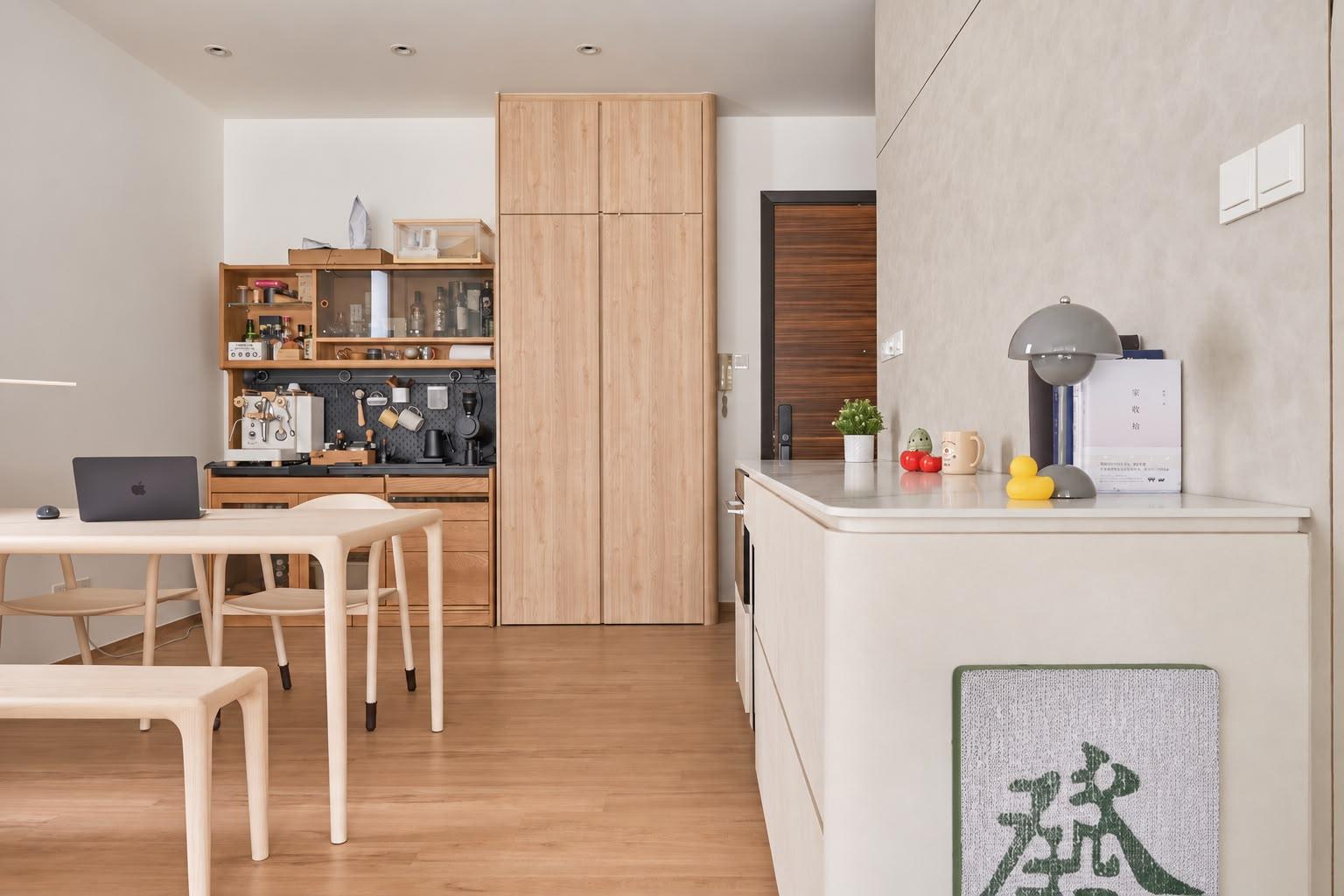 Contemporary Dining Room with Drop Ceiling and Dining Table