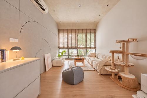 Contemporary Living Room at The Waterina