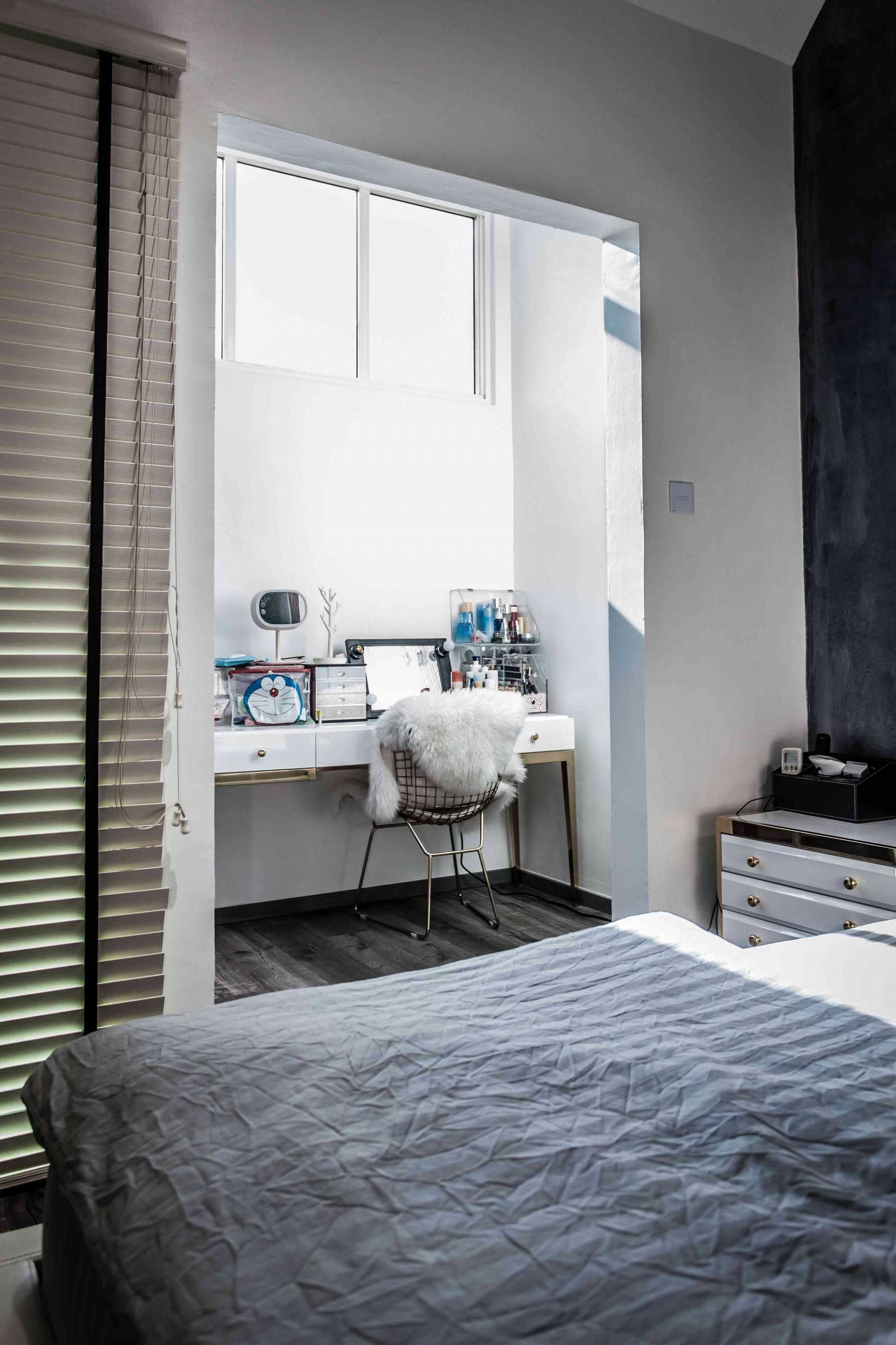 Contemporary Bedroom with Bedroom Dresser and Bed