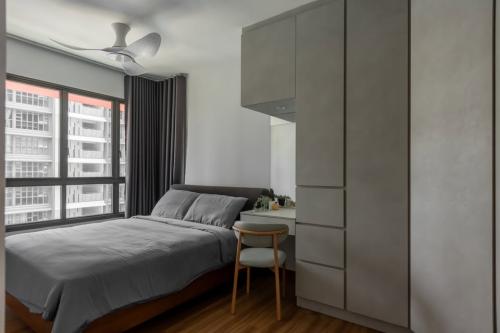 Modern Bedroom at 662C Tampines Street 64