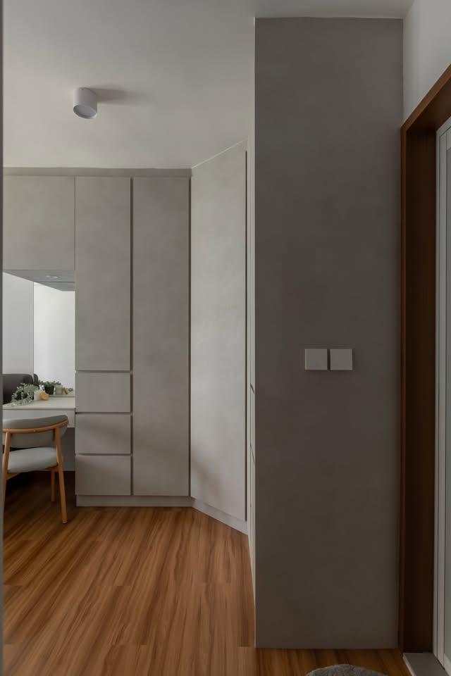Modern Bedroom with Wood Flooring and Wardrobe