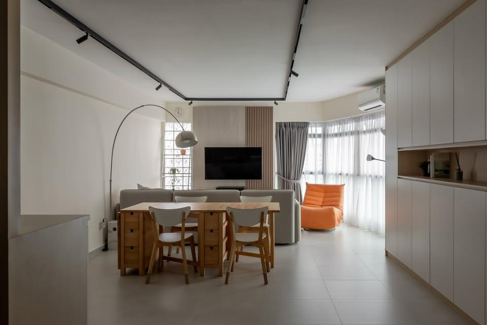 Modern Dining Room with Dining Table and Dining Chairs