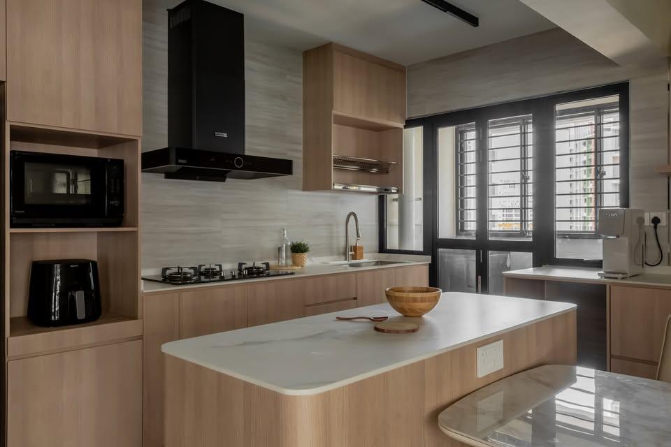 Modern Kitchen with Kitchen Island and Kitchen Accessories