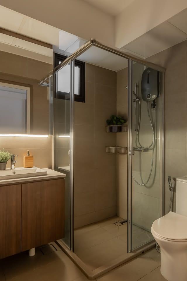 Modern Bathroom with Mirror and Shower Screen