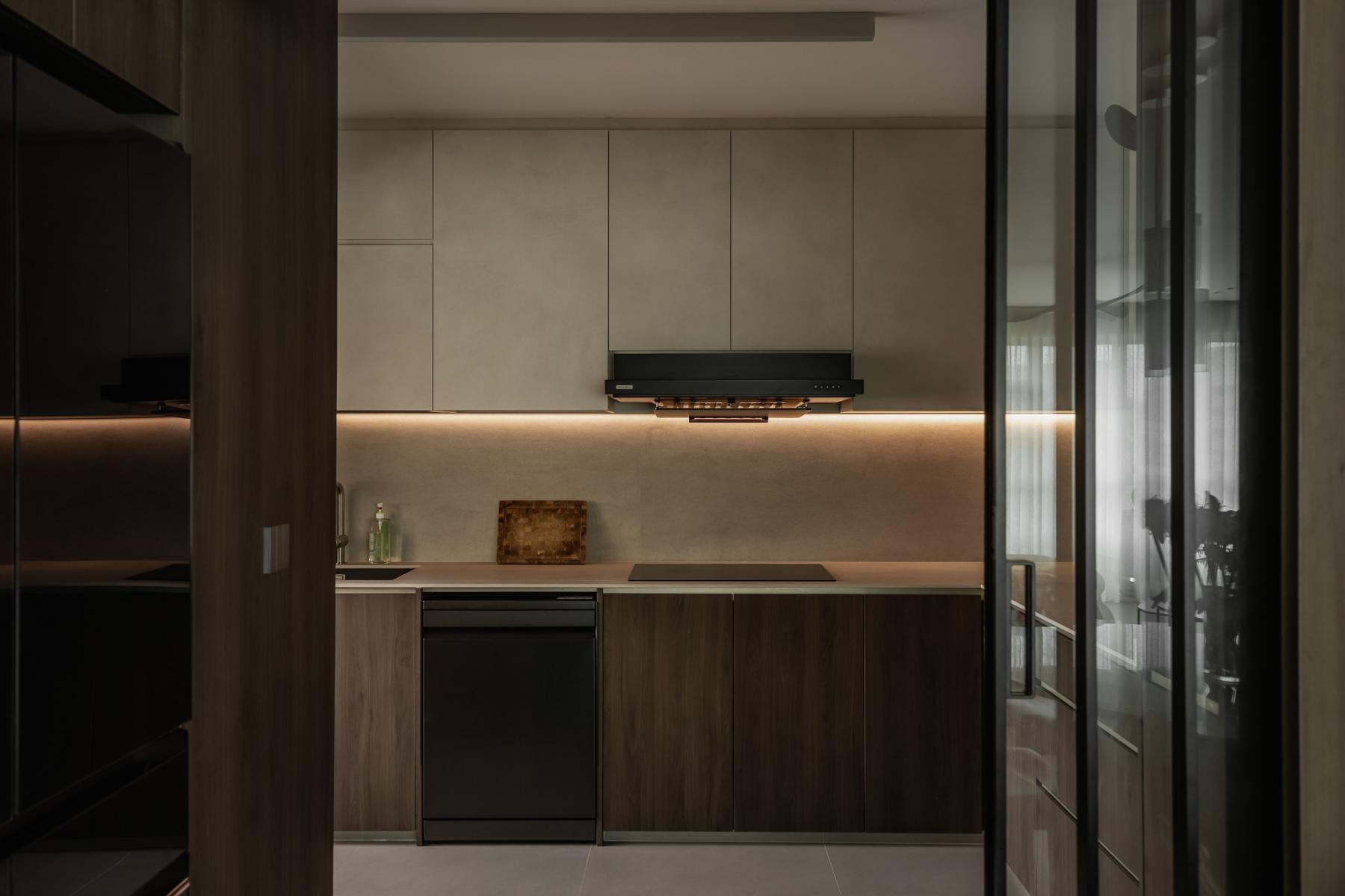 Contemporary Kitchen with Cupboard and Open Kitchen
