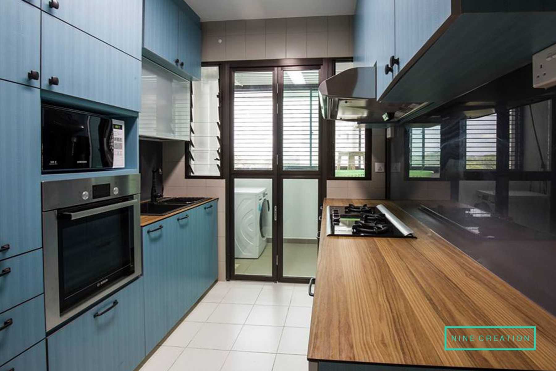 Modern Kitchen with Countertop and Kitchen Backsplash