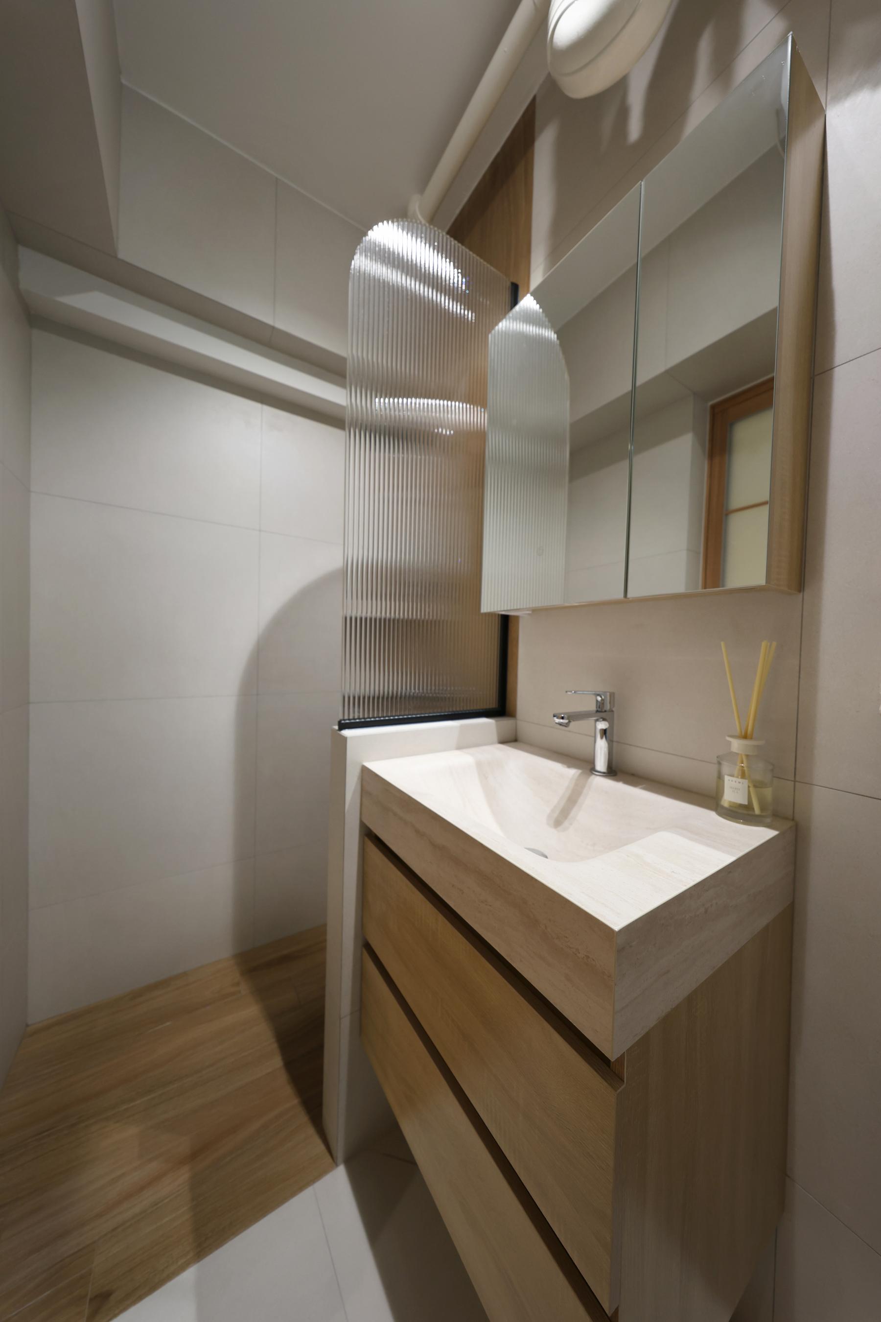Minimalist Bathroom with Mirror and Shower Screen