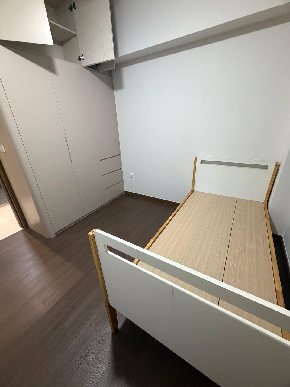 Minimalist Bedroom with Vinyl Flooring and Wardrobe