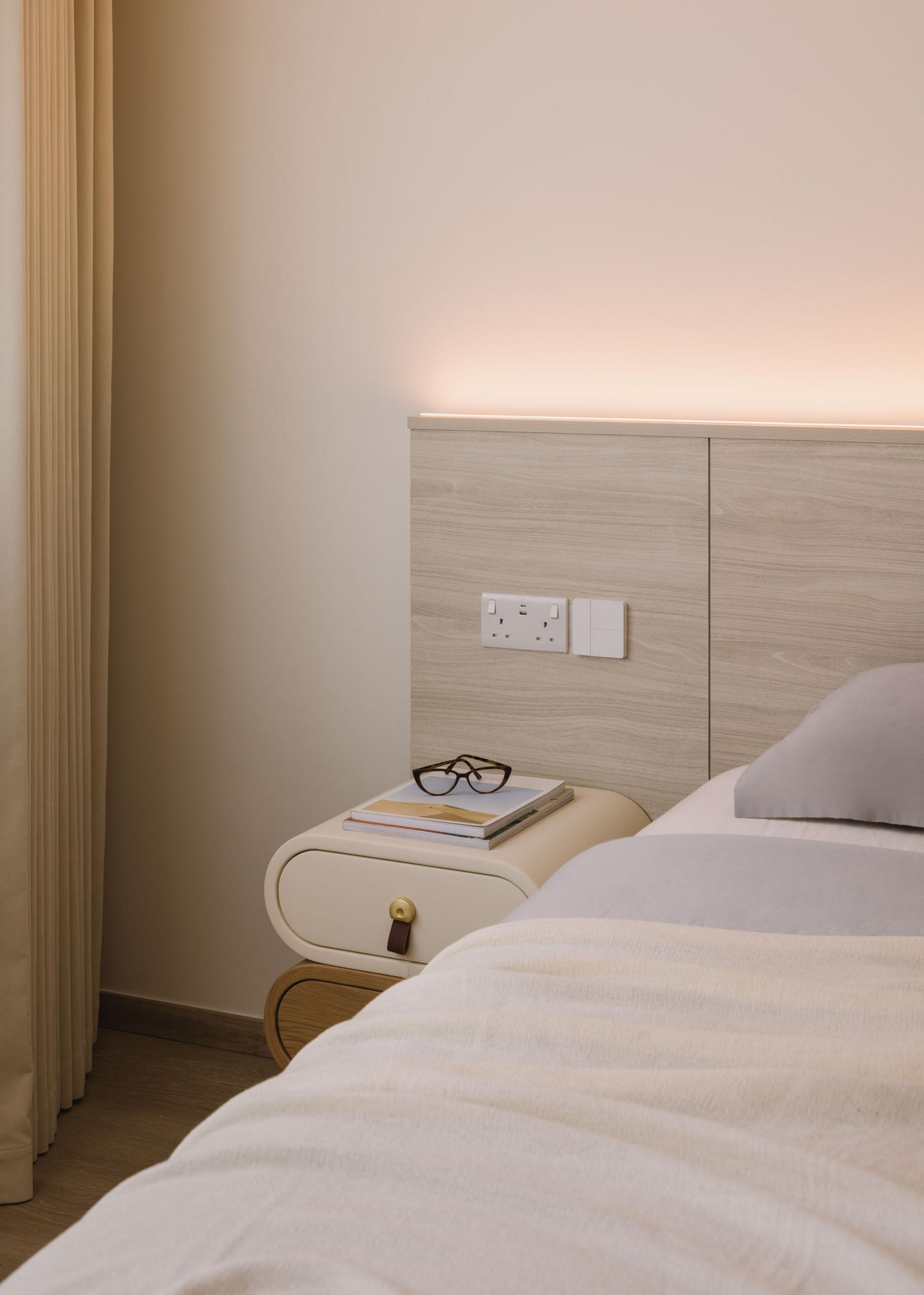 Contemporary Bedroom with Vinyl Flooring and Bedside Table