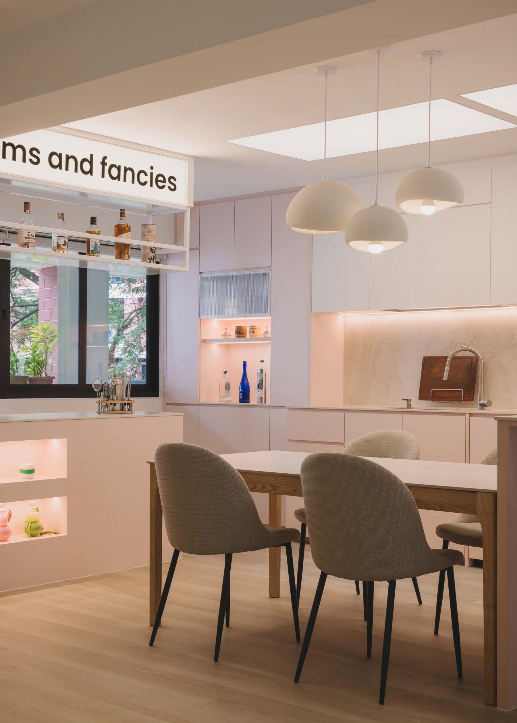 Contemporary Kitchen with Countertop and Vinyl Flooring