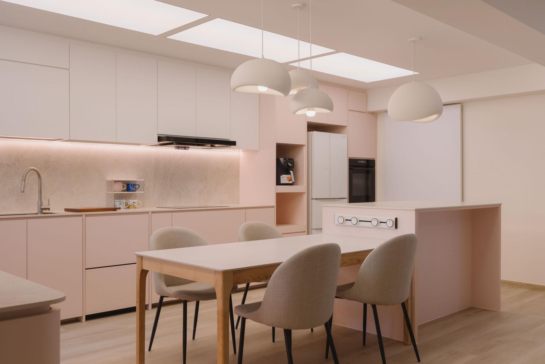 Contemporary Kitchen with Countertop and Kitchen Island