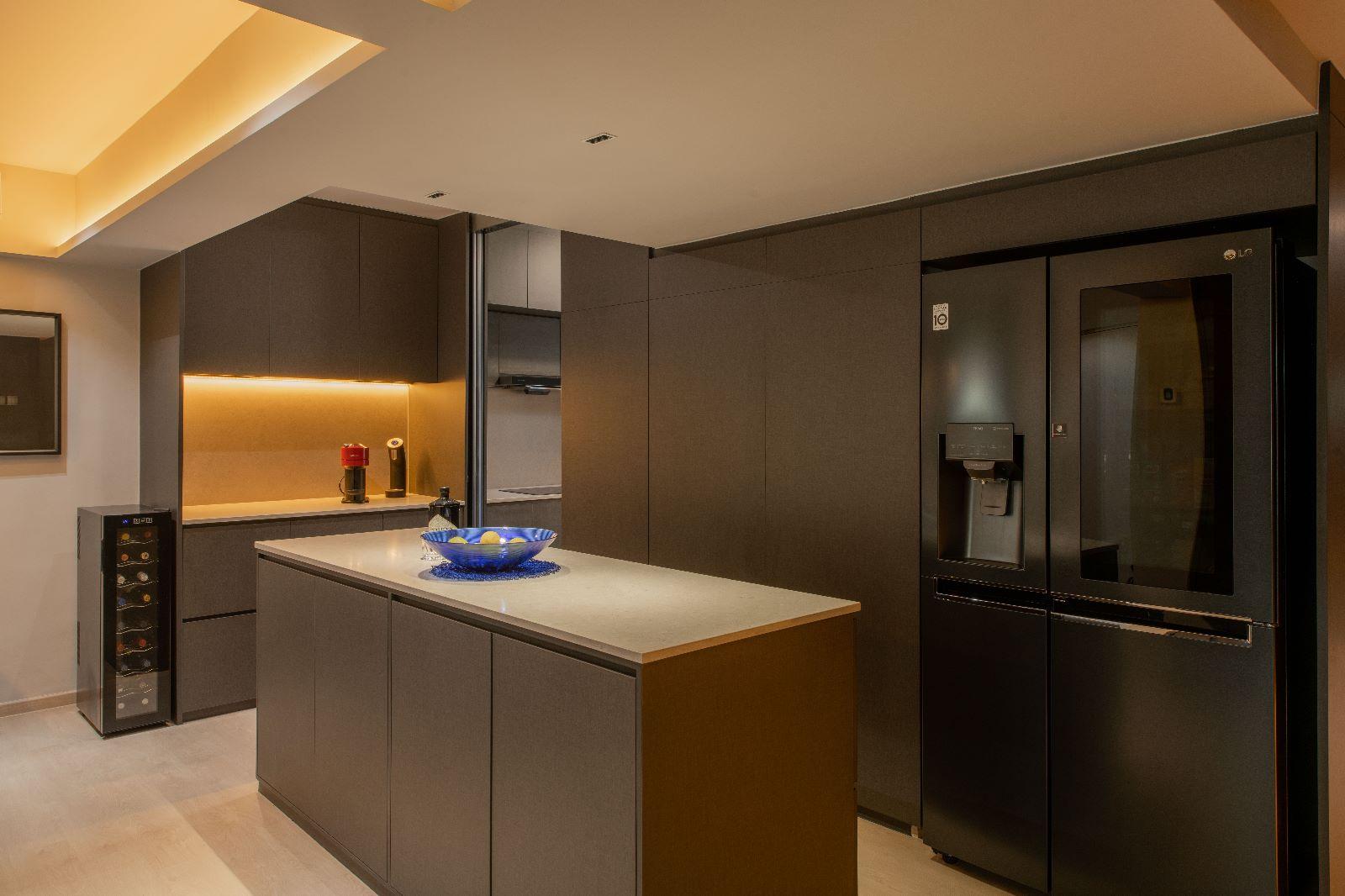 Scandinavian Kitchen with Countertop and Open Kitchen
