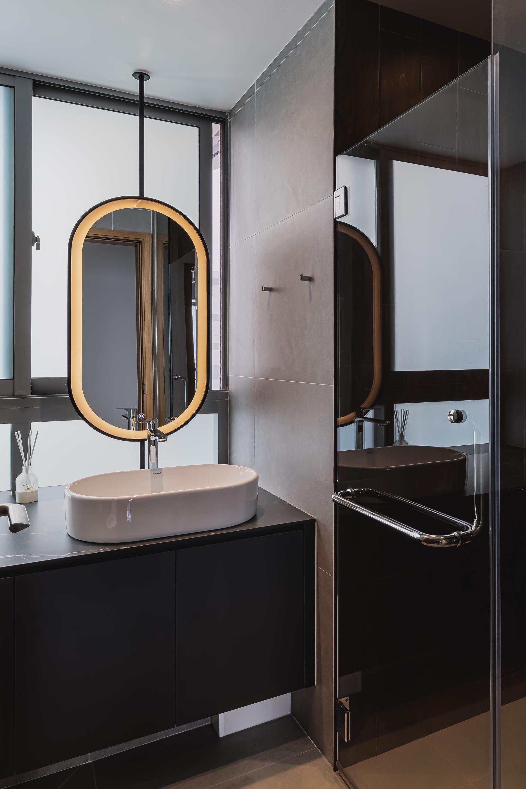 Contemporary Bathroom with Shower Screen and Bathroom Storage