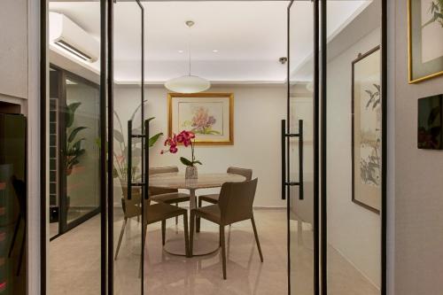 Modern Dining Room at Condominium at 460 Tampines St42